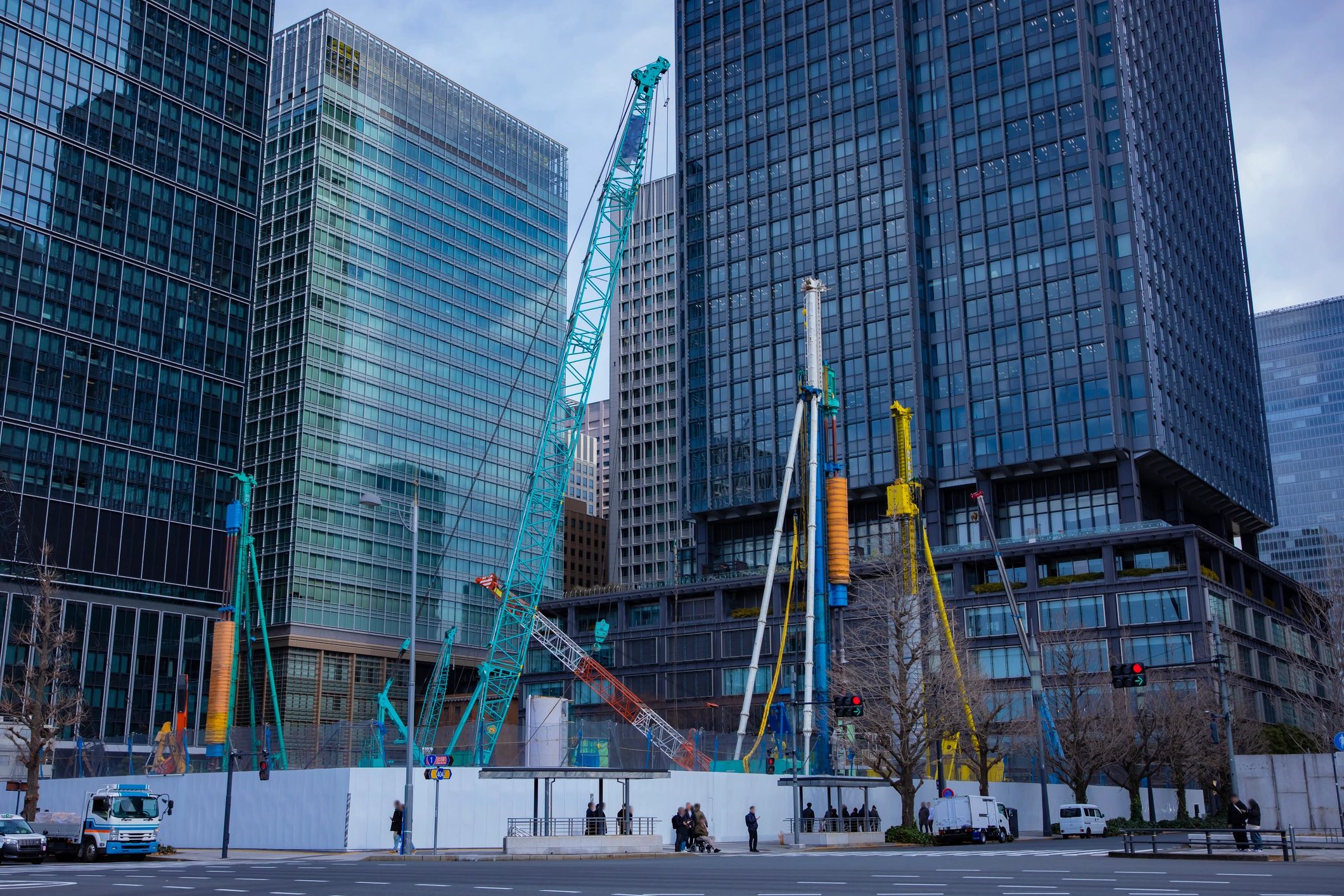 Construction cranes and active site operations