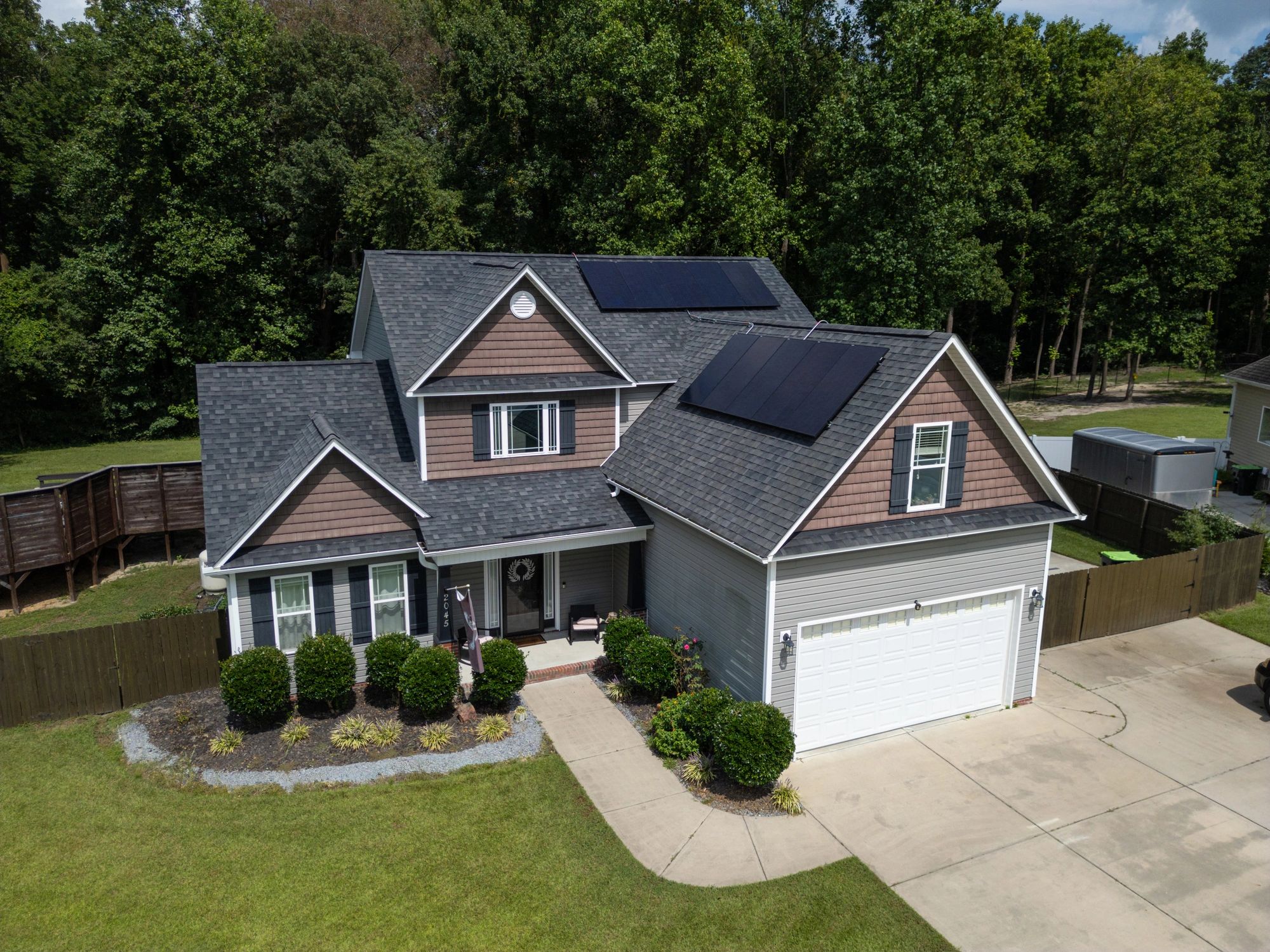 Single-story containerized modular housing